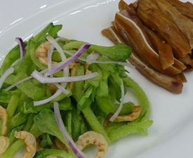 蝦干拌冰草配鹵豬耳鵝腸的家常做法