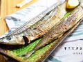 【干煎秋刀魚(yú)】的做法