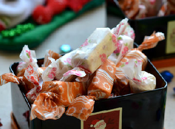 花生蔓越莓牛軋?zhí)堑募页Ｗ龇? data-wbzw=