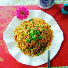 什錦雞蛋炒面的做法