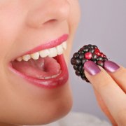 【桑葚怎么吃能治脫發(fā)】桑葚怎么