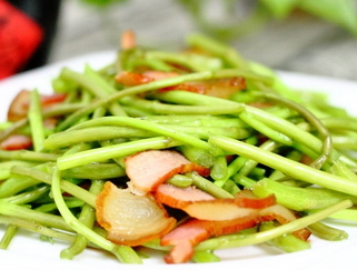 泥蒿炒臘肉的家常做法