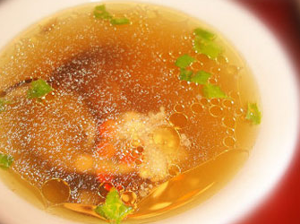 如何做香菇鴿子湯 營養(yǎng)又美味的養(yǎng)生鴿子湯