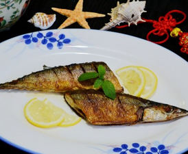 檸檬香煎秋刀魚(yú)的家常做法