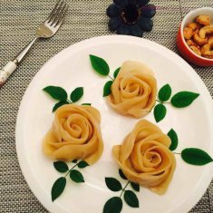 玫瑰花煎餃的做法