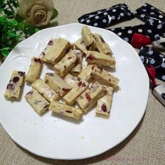 蔓越莓牛軋?zhí)堑淖龇? data-3eZn=