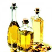 小麥胚芽油和甜杏仁油的區(qū)別