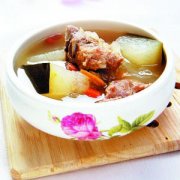 【豬骨湯】豬骨湯的做法大全_豬骨湯的功效_豬骨湯的營養(yǎng)價(jià)值