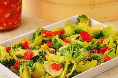 剁椒炒西蘭花的做法