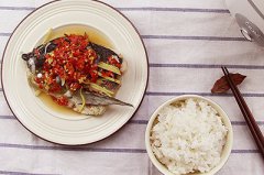剁椒魚(yú)頭套餐的做法