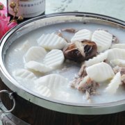 【燉白蘿卜的做法大全】白蘿卜燉排骨的功效_白蘿卜燉羊肉的功效