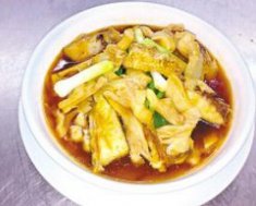 平菇燜魚(yú)腩的做法視頻