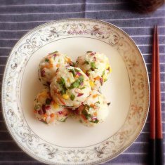 繽紛飯團(tuán)的做法