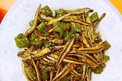 尖椒小魚干的做法