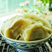 【芹菜餃子餡怎么做好吃】芹菜餃子的營養(yǎng)價值_做芹菜餃子的注意事項(xiàng)