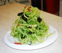 【涼拌芹菜的做法大全】涼拌芹菜怎么做好吃_涼拌芹菜的食用功效