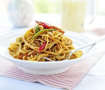 【綠豆芽炒面】綠豆芽炒面的做法_綠豆芽炒面怎么做好吃