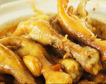 砂鍋燜雞爪的家常做法