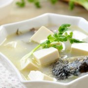 【鯽魚豆腐湯】鯽魚豆腐湯的營養(yǎng)_鯽魚豆腐湯的家常做法