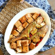黃魚(yú)燒豆腐的做法