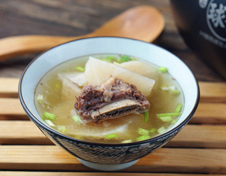 蘿卜牛排骨湯的家常做法