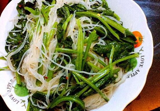 萬(wàn)年青怎么吃，可制作成一道道佳肴美味的菜譜(四種吃法)