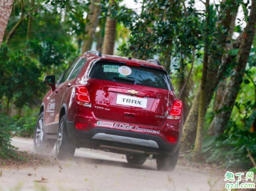 為什么有的車倒車燈只有一個(gè) 倒車燈常亮什么原因3