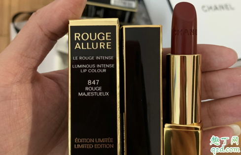 香奈兒847和857哪個(gè)好看 chanel香奈兒847和857口紅試色對(duì)比4