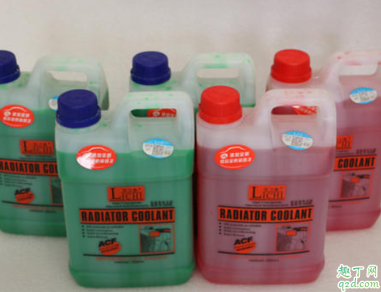 汽車?yán)鋮s液箱可以加水嗎 冷卻液沒漏也會(huì)變少嗎4