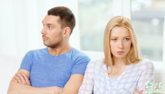 戀人間的冷暴力是怎樣形成的 如何回應(yīng)男友的冷暴力1