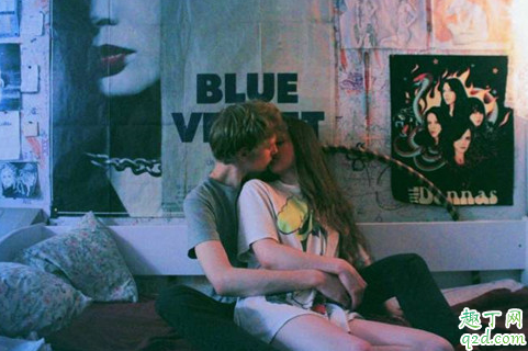 男朋友開車會一直牽著我的手 開車也要和你十指緊扣的男生心理學(xué)2