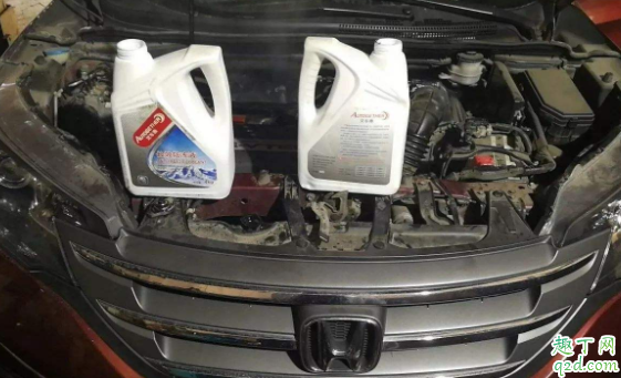 防凍液可以加水用嗎 汽車(chē)防凍液怎么加才好4
