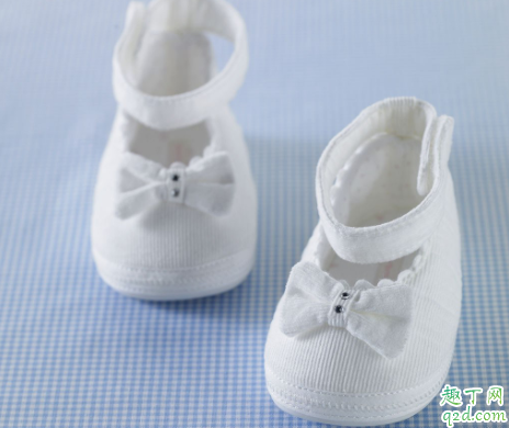 為什么小孩出生有牙齒 寶寶出生有牙齒弄掉以后有影響嗎1