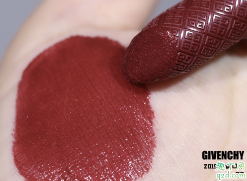 紀(jì)梵希2019圣誕限量27好看嗎 紀(jì)梵希27bold red口紅試色2