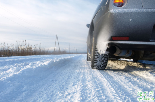 發(fā)動(dòng)機(jī)曲軸后油封漏油和曲軸有關(guān)系嗎 曲軸后油封滲油好修嗎2