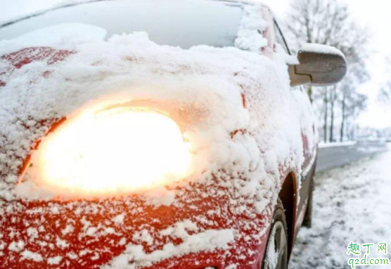 自動(dòng)擋行駛中怎么換擋 自動(dòng)擋不踩剎車能換擋嗎1