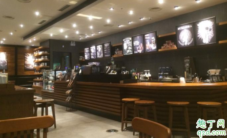 去星巴克是先坐下還是先點單 星巴克需要自己取餐嗎3