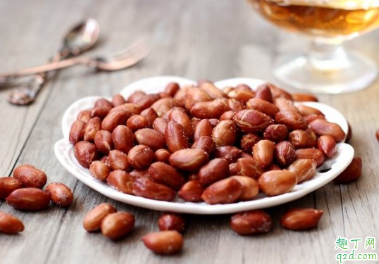 炸花生米油溫要很高嗎 炸花生米油溫需要熱的嗎3