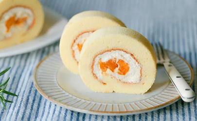 為什么蛋糕卷白皮會(huì)粘在紙上 蛋糕卷底部粘紙?jiān)趺崔k