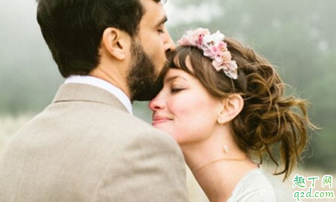 男朋友開車會一直牽著我的手 開車也要和你十指緊扣的男生心理學(xué)3