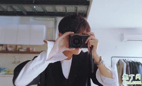 會(huì)被男生議論的是哪種女生 男生經(jīng)常議論一個(gè)女生是喜歡嗎1