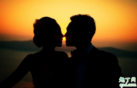 男生問女生年齡目的是什么 男生問你多大怎么幽默回復(fù)1