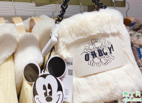 UR迪士尼聯(lián)名毛毛包在哪買(mǎi) UR迪士尼2019秋冬毛毛包多少錢(qián)2