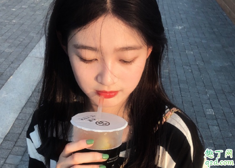 領(lǐng)導在辦公室突然抱住我該怎么辦 和領(lǐng)導在辦公室曖昧好嗎4