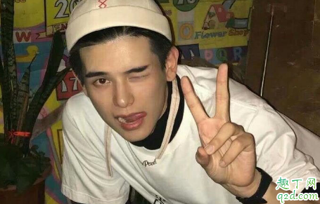 會(huì)被男生議論的是哪種女生 男生經(jīng)常議論一個(gè)女生是喜歡嗎4