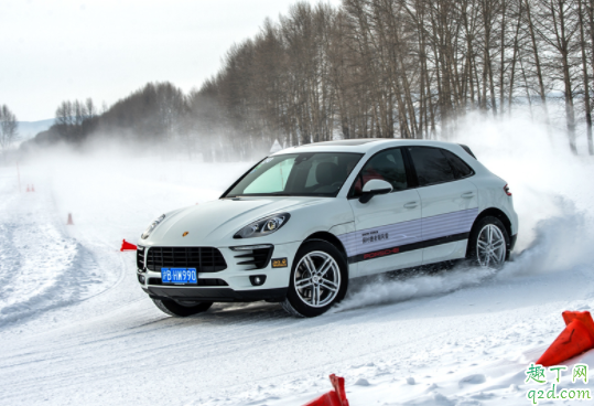 發(fā)動(dòng)機(jī)曲軸后油封漏油和曲軸有關(guān)系嗎 曲軸后油封滲油好修嗎3