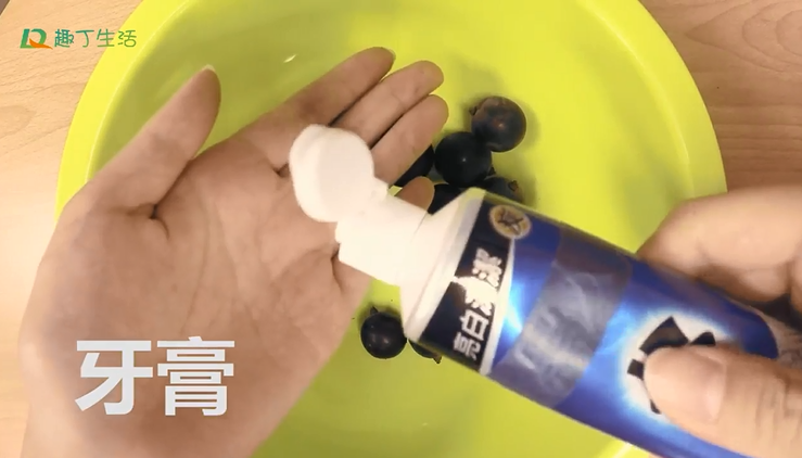 1542362230615400.png blob.png