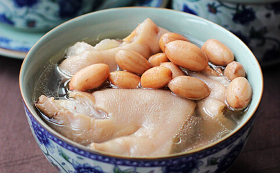 煲好的花生豬蹄湯為什么有焦味 花生豬蹄湯有焦味是怎么回事