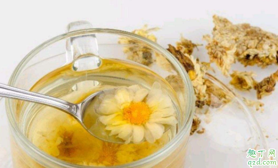 臨產(chǎn)能喝菊花水嗎 孕期火氣大喝菊花水好嗎1