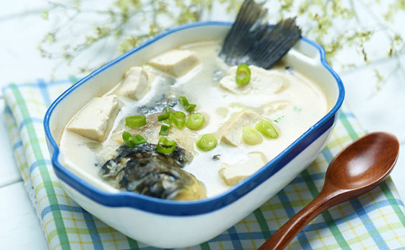 鯽魚湯變白有什么技巧嗎 鯽魚湯發(fā)白的關(guān)鍵是什么